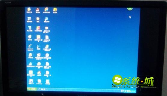 xp系统屏幕两侧边缘出现黑屏